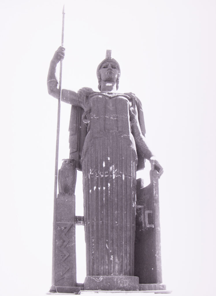 Estatua Minerva_Vasallo_en 1985