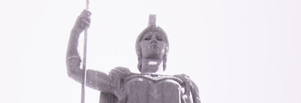 Estatua Minerva_Vasallo_en 1985_Bl 1